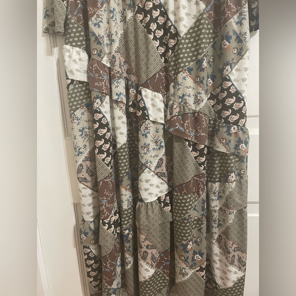 The Kings Daughter Boutique Patchwork Long Sleeve Dress!! - Picture 2 of 5